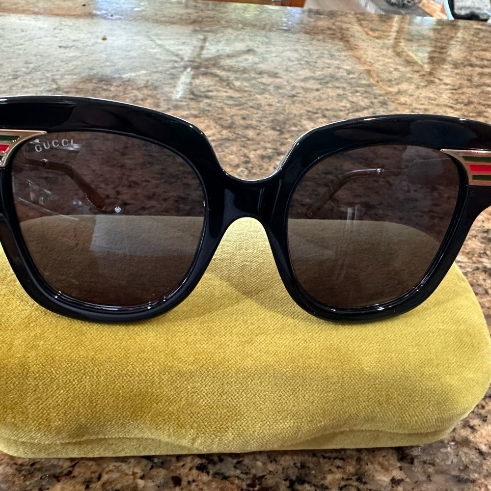 Gucci Black Sunglasses